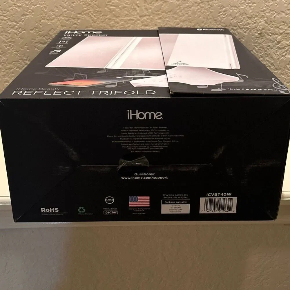 iHome Vanity Mirror With Bluetooth Speaker White Trifold Light Up Makeup New Box
